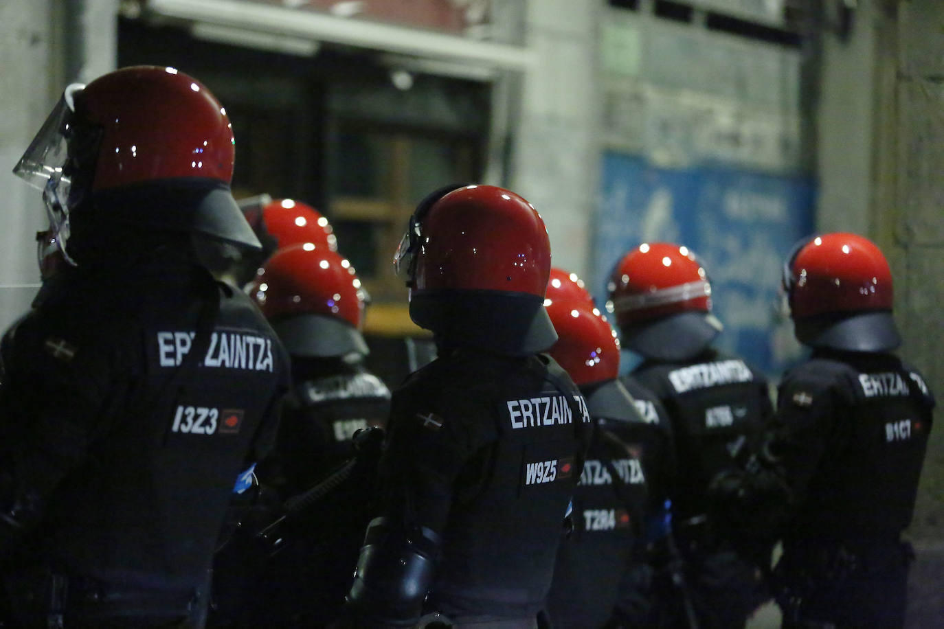 La capital guipuzcoana ha vivido otro sábado de altercados y violencia callejera que ha finalizado con una quincena de jóvenes detenidos