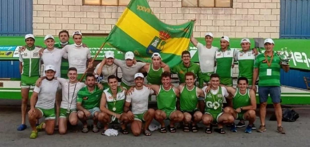 El equipo entrenado por Gonzalo Carrión ondeó el sábado la Bandera Ría del Asón.