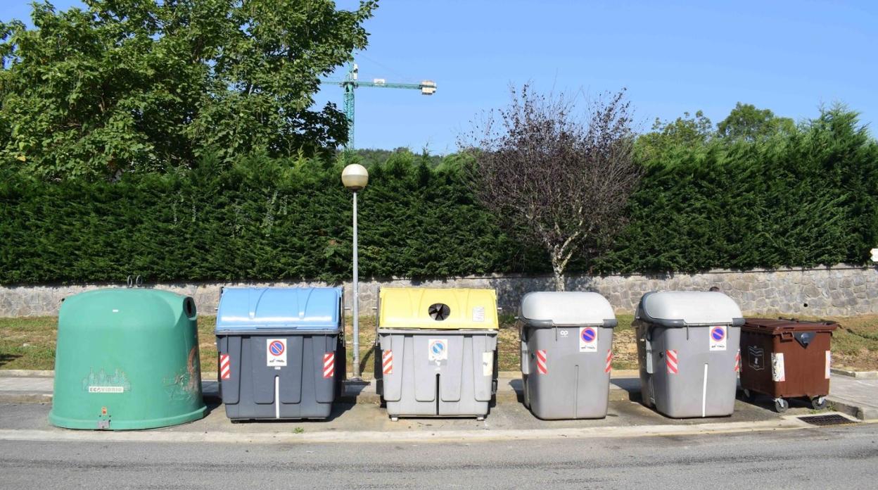 El uso de los contenedores de rechazo ha vuelto a lo que ha venido siendo habitual, abriéndose dos días a la semana.