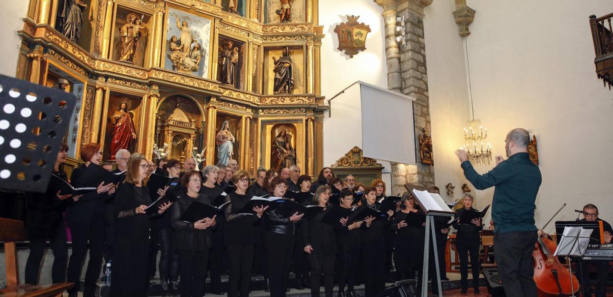 Aiztondo ha organizado para hoy un ensayo abierto en el que podrán participar todos aquellos vecinos interesados en formar parte del coro. 
