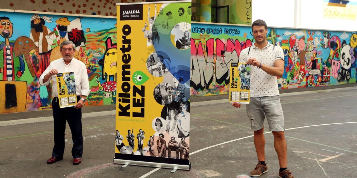 El alcalde Jesus Mari Martiarena y el concejal Ion Pombar en la presentación del programa. 