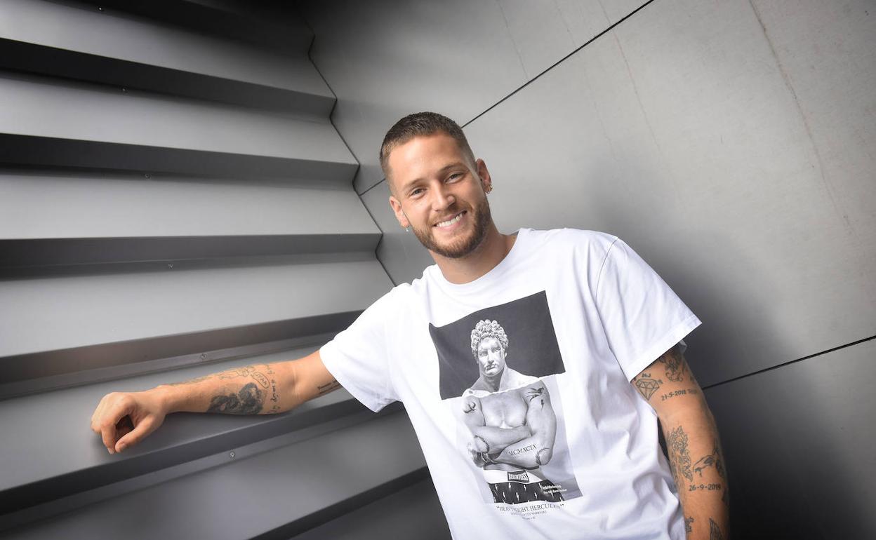 Álex Remiro posa en Zubieta. 