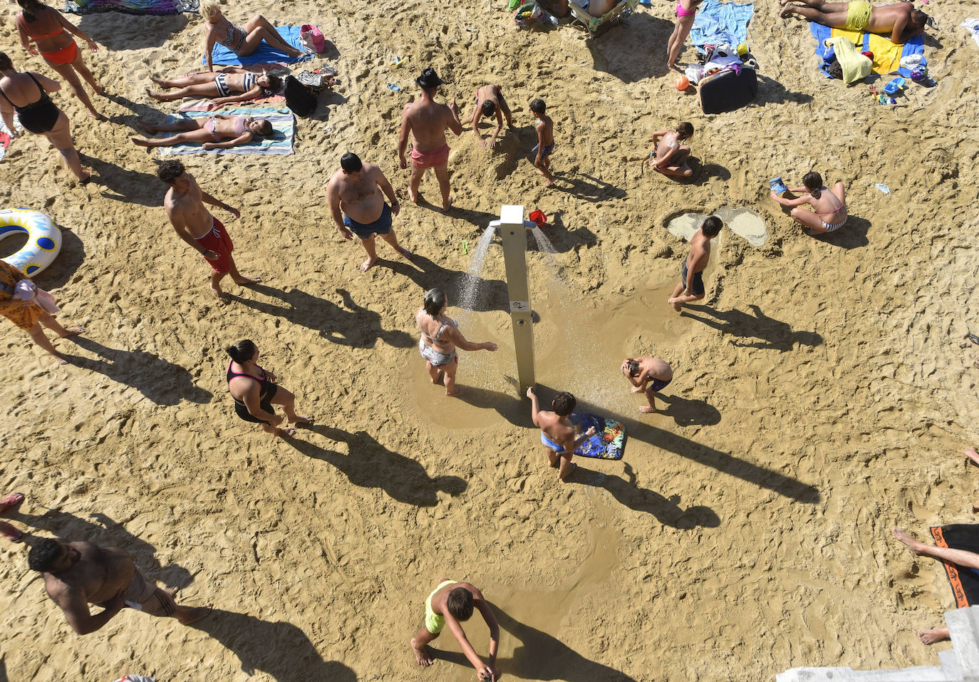 Fotos: Gipuzkoa afronta 72 horas de calor y mañana se activará la alerta amarilla