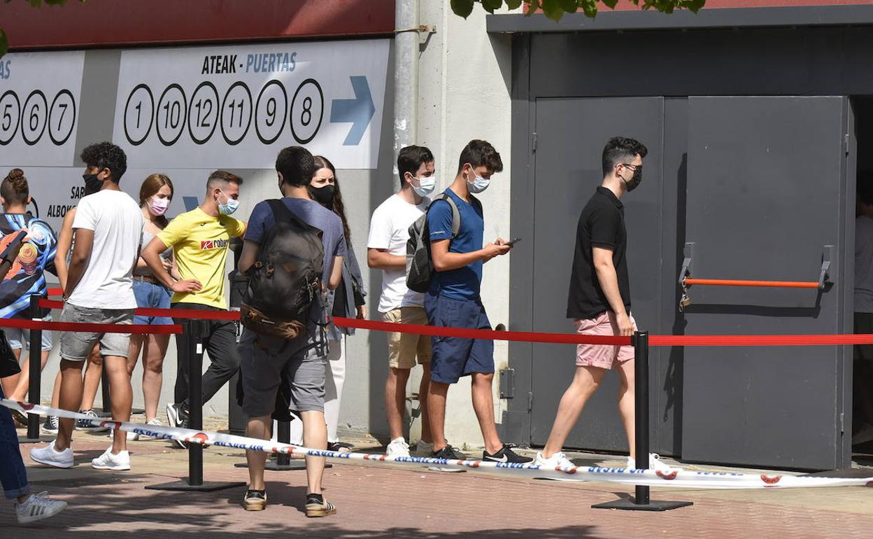 Euskadi supera el 82,2% de inmunizados y el 88,4% tiene al menos una pauta