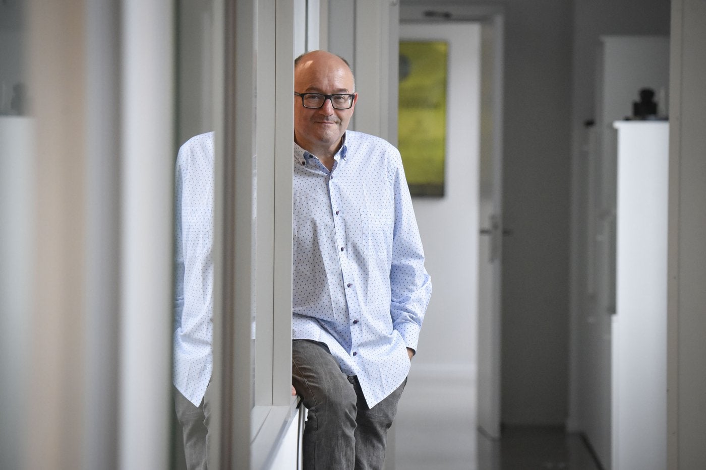 José Luis Rebordinos en las oficinas del Zinemaldia, en Tabakalera. 