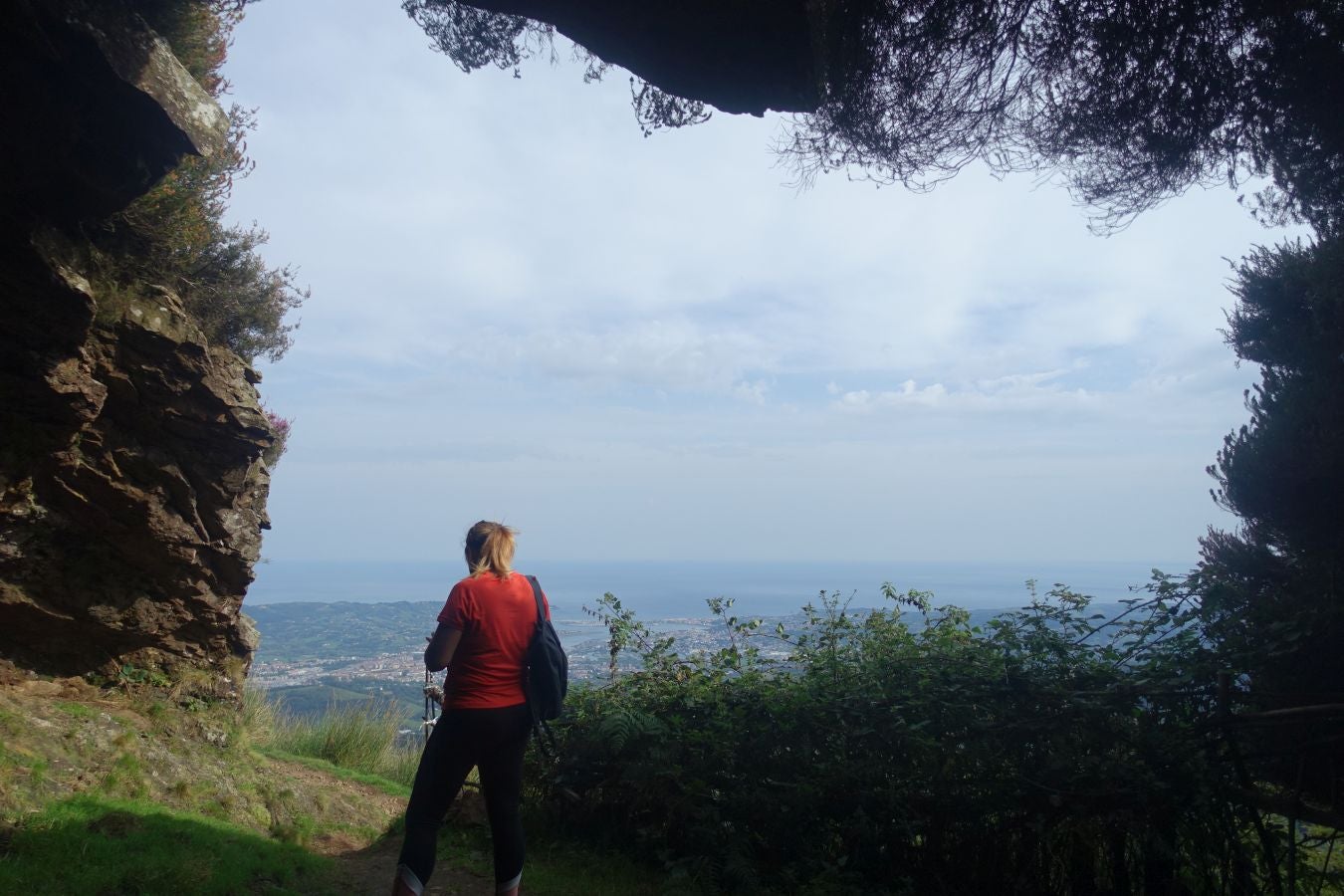 Erroilbide (832 m.), Txurrumurru (823 m.) y Irumugarrieta (806 m.) forman parte de la gran mole que vigila cualquier movimientoen Orasoaldea