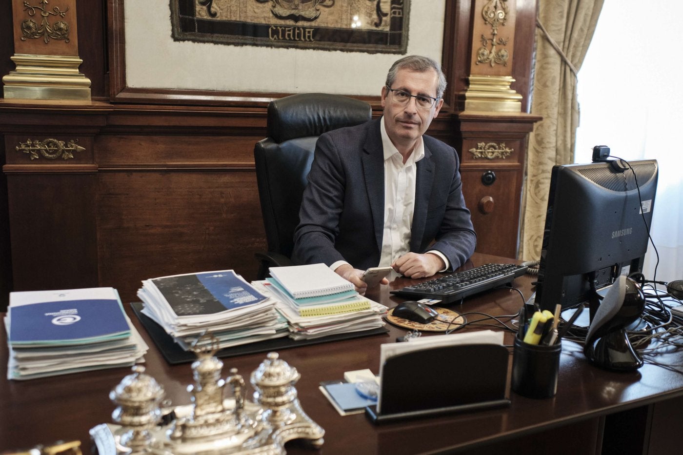 El diputado general de Gipuzkoa, Markel Olano, en su despacho en la Diputación foral. 