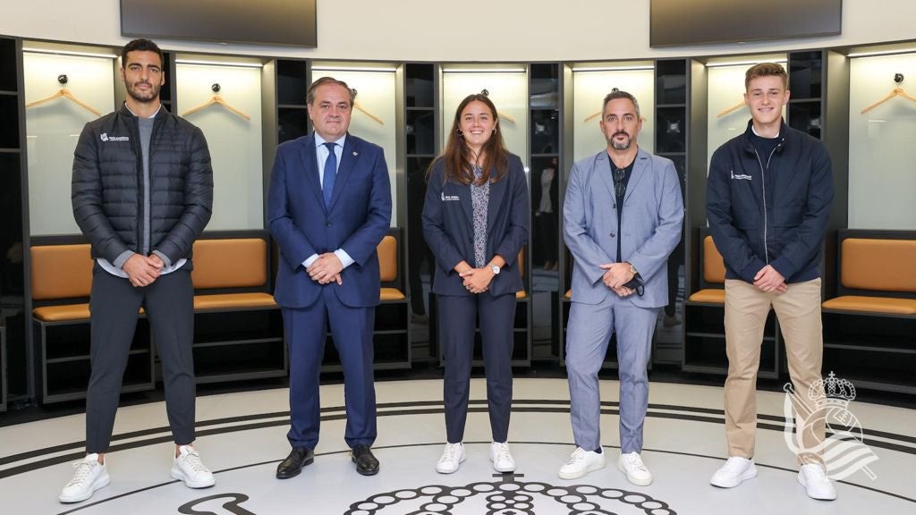 Fotos: Loreak Mendian y la Real Sociedad, juntos hasta 2023