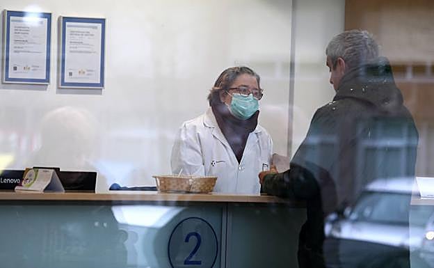 Las tres vías para pedir una cita presencial en el ambulatorio 