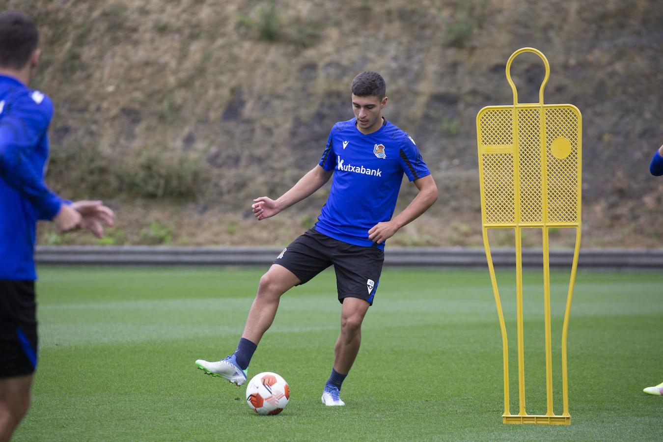 Fotos: Isak y Barrenetxea se unene al grupo; Merino y Le Normand no se entrenan