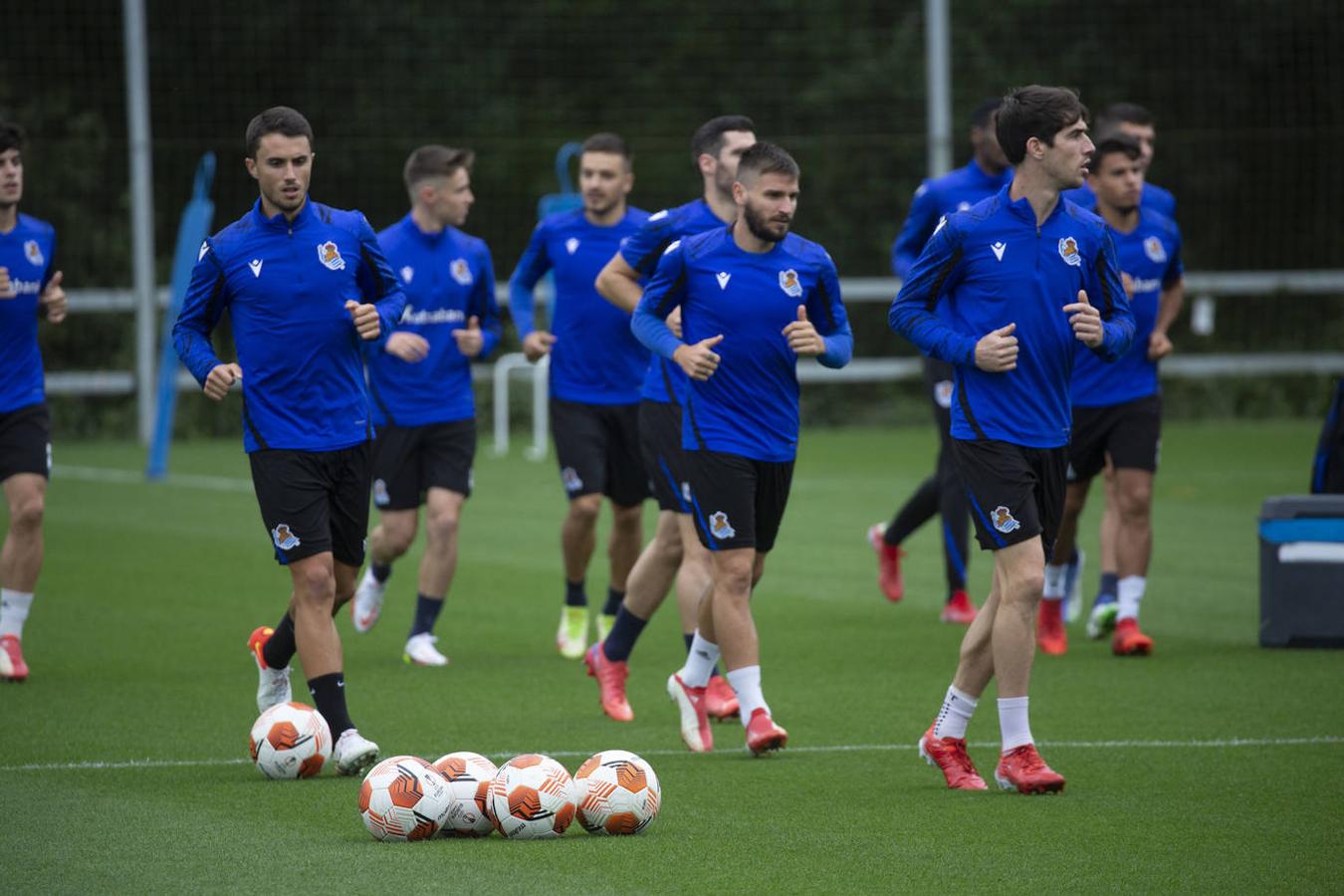 Fotos: Isak y Barrenetxea se unene al grupo; Merino y Le Normand no se entrenan