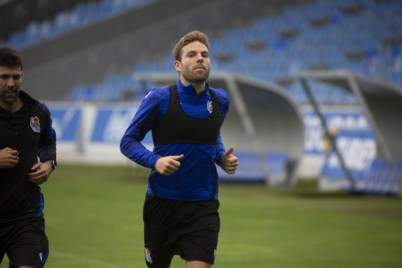 Fotos: Isak y Barrenetxea se unene al grupo; Merino y Le Normand no se entrenan