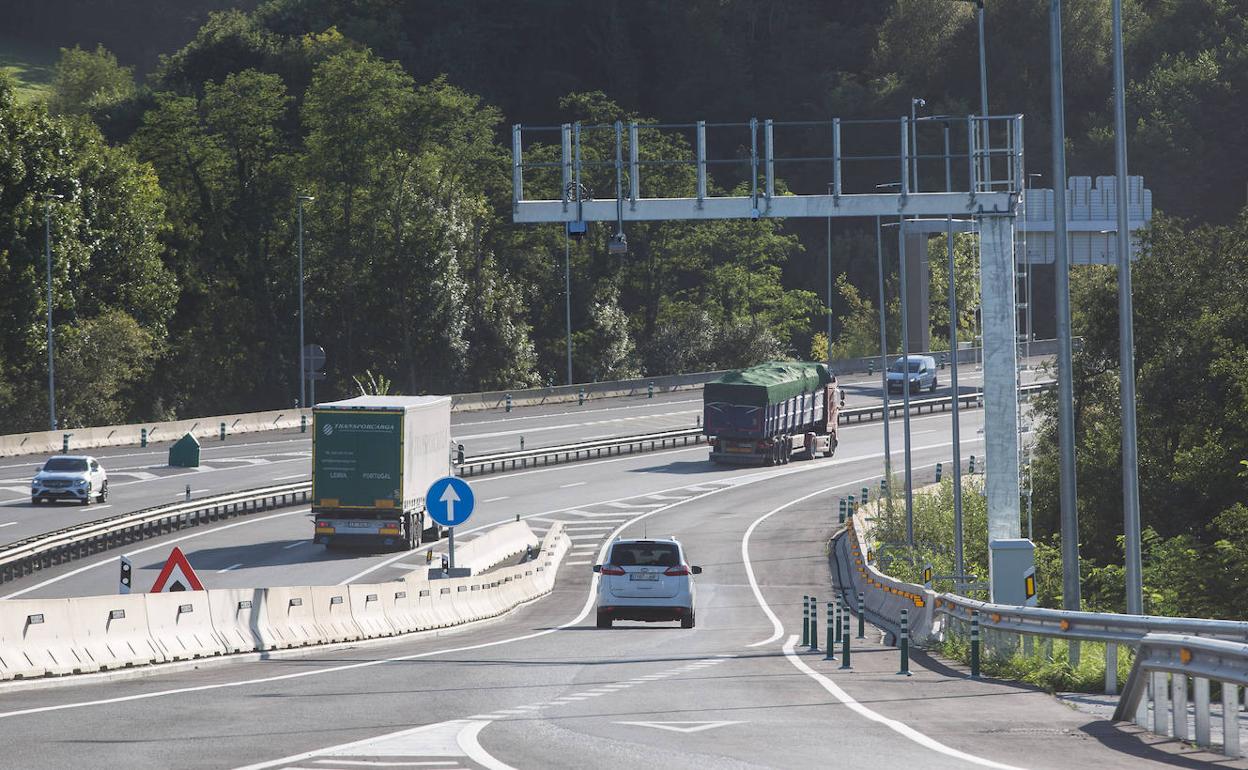 La Diputación de Gipuzkoa no devolverá «de oficio» lo cobrado hasta ahora a los transportistas con los peajes