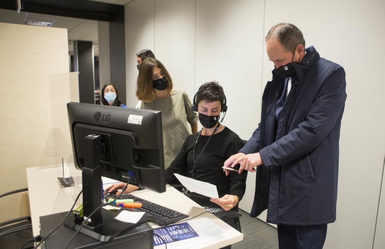 El diputado de Hacienda, Jokin Perona, ayer en Irun. 