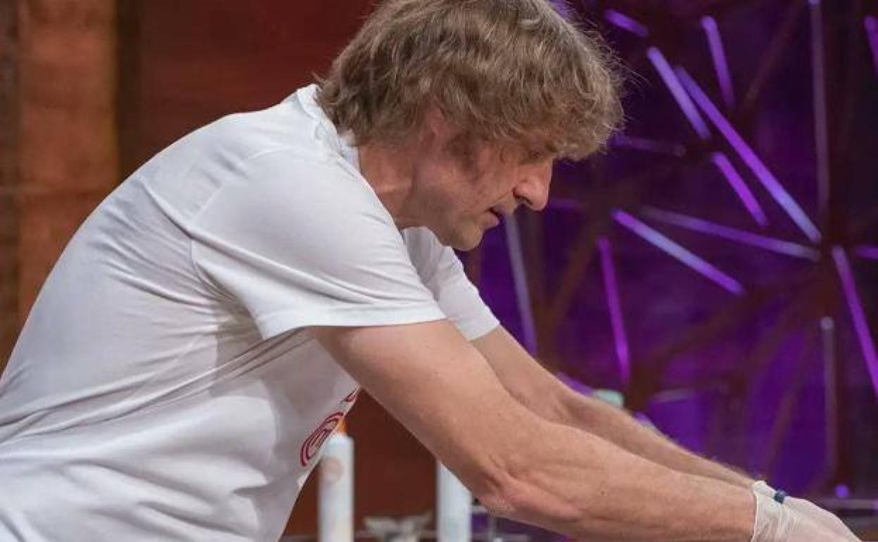 MasterChef Celebrity | Julian Iantzi no tiene su mejor día en 'MasterChef Celebrity'