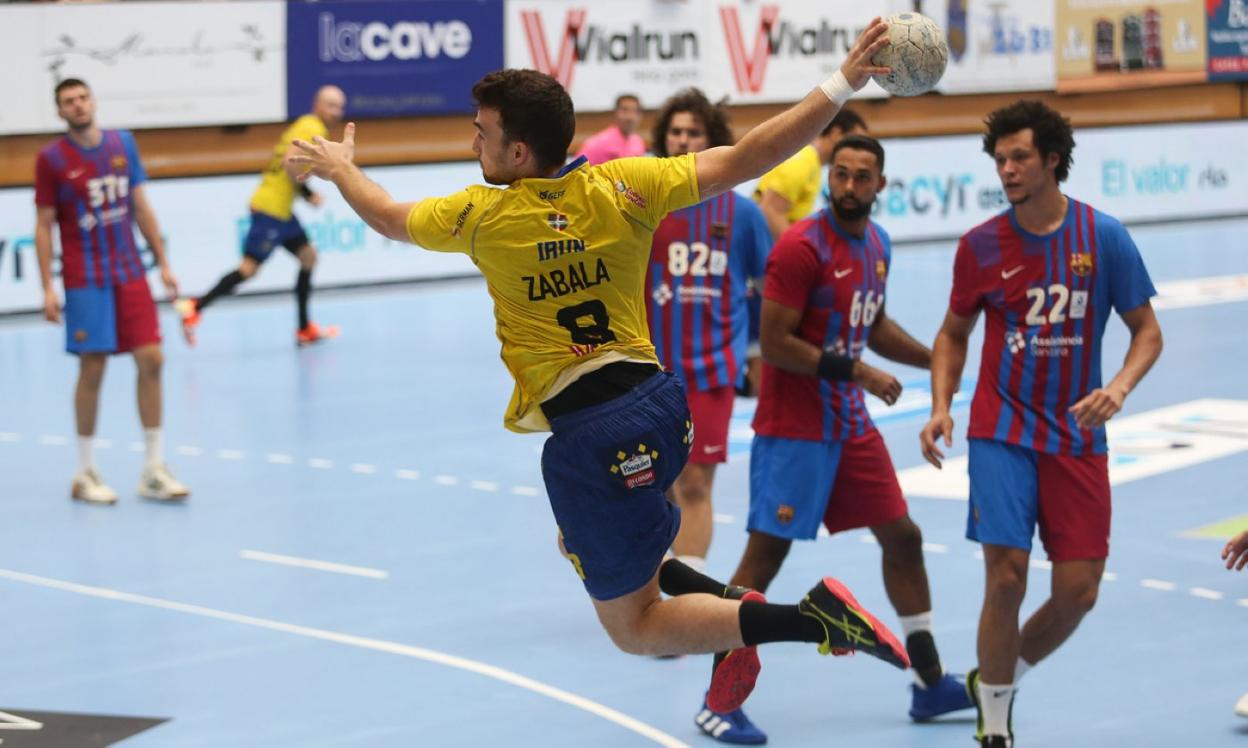 Mikel Zabala en el partido ante el Barça, el último en Artaleku. 