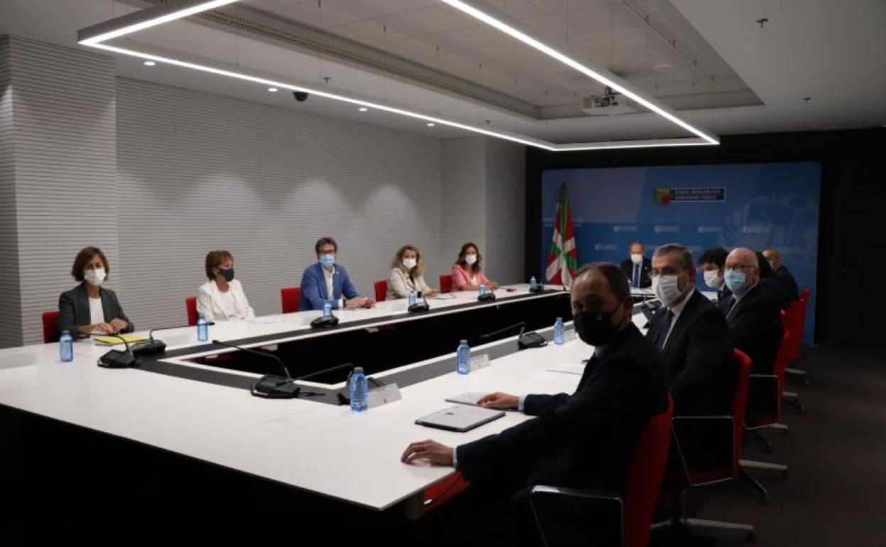 El Consejo Vasco de Finanzas, en la reunión que tuvo lugar el pasado 15 de julio. 