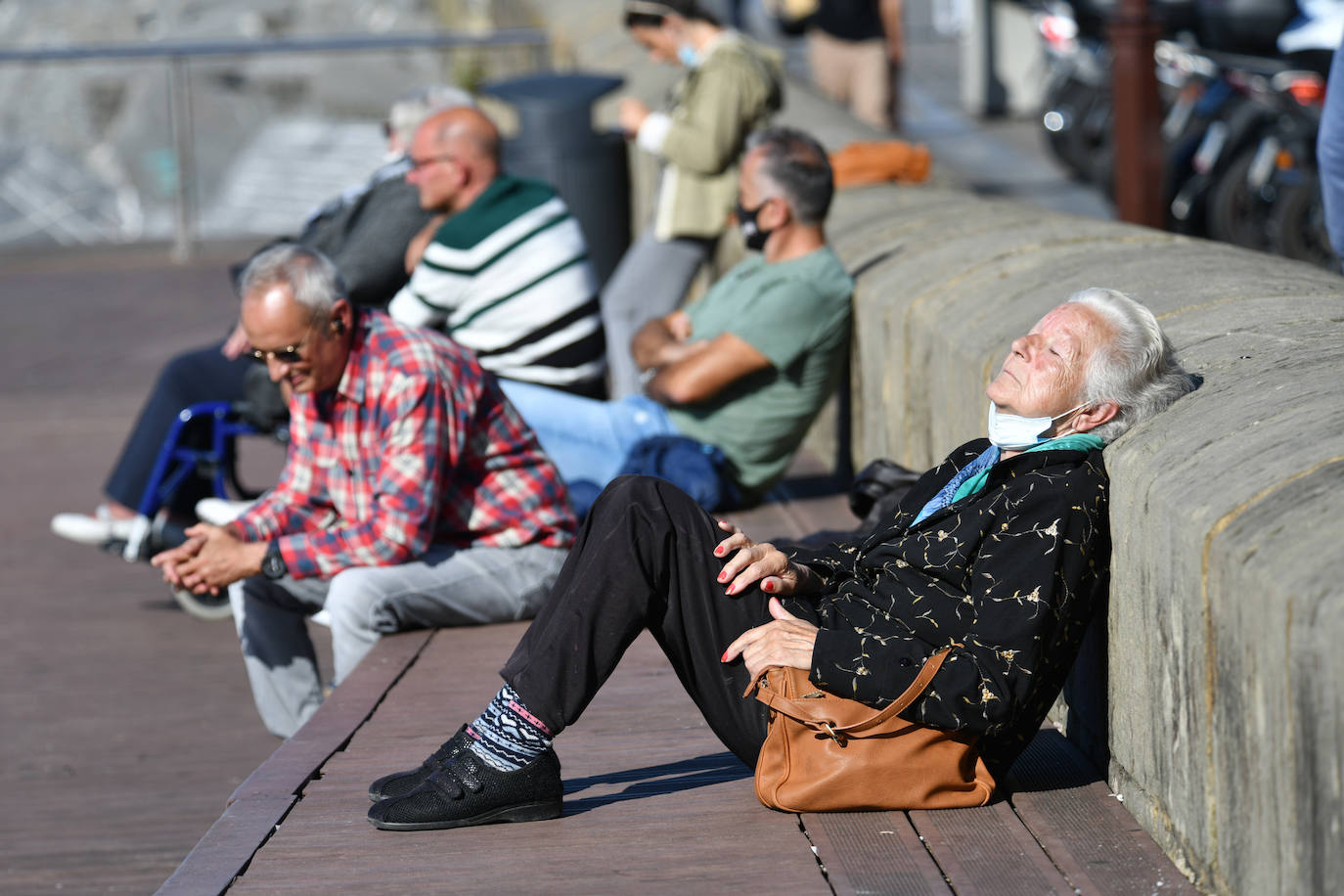 Fotos: Sol y cielos despejados en el primer día tras el fin de la emergencia sanitaria