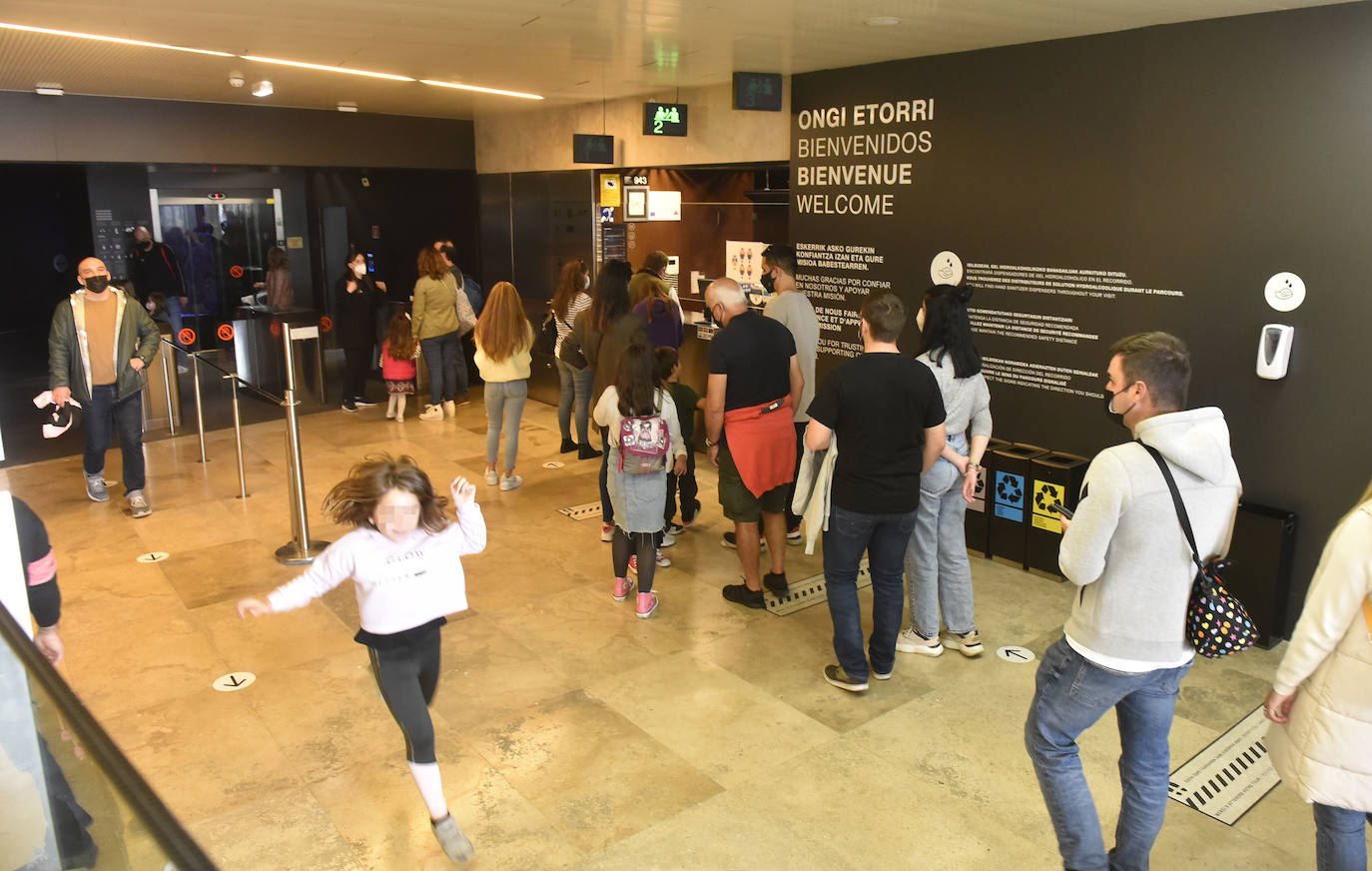 Fotos: Turistas llenan las calles y la hostelería de Gipuzkoa