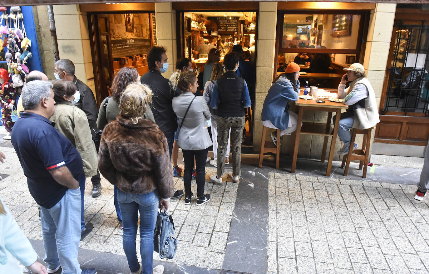 Fotos: Turistas llenan las calles y la hostelería de Gipuzkoa