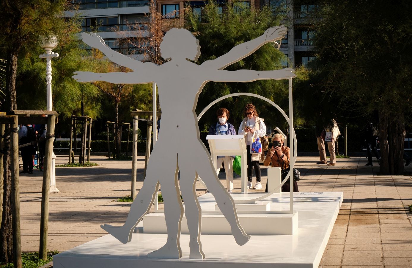 Fotos: Leonardo, vivo y vigente