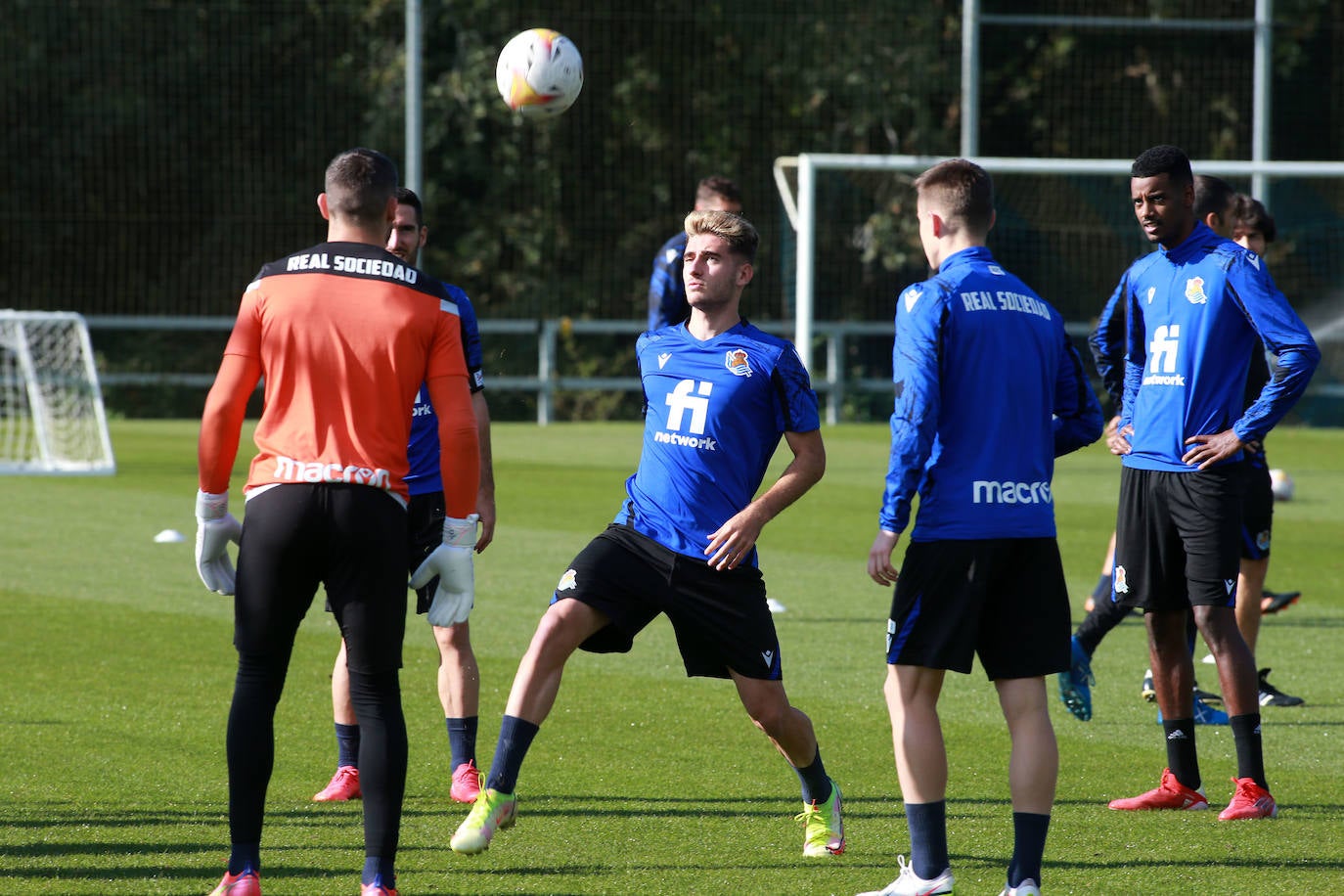 Fotos: Último entrenamiento de la Real Sociedad antes del partido en Anoeta ante el Mallorca