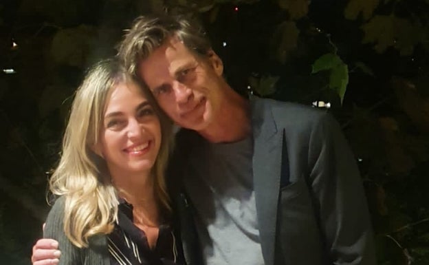 Mark Vanderloo junto a Lourdes Rekondo