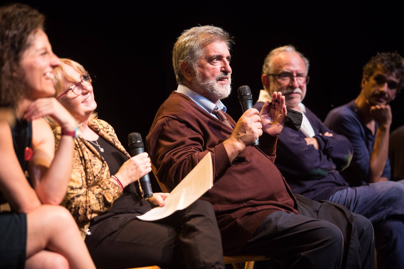 Fotos: Teatro documental en Irun sobre la violencia en Euskadi