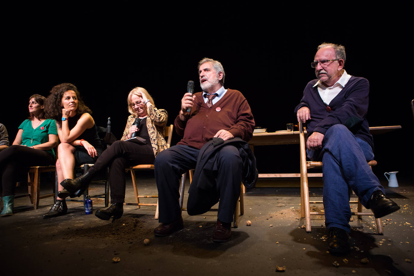 Fotos: Teatro documental en Irun sobre la violencia en Euskadi