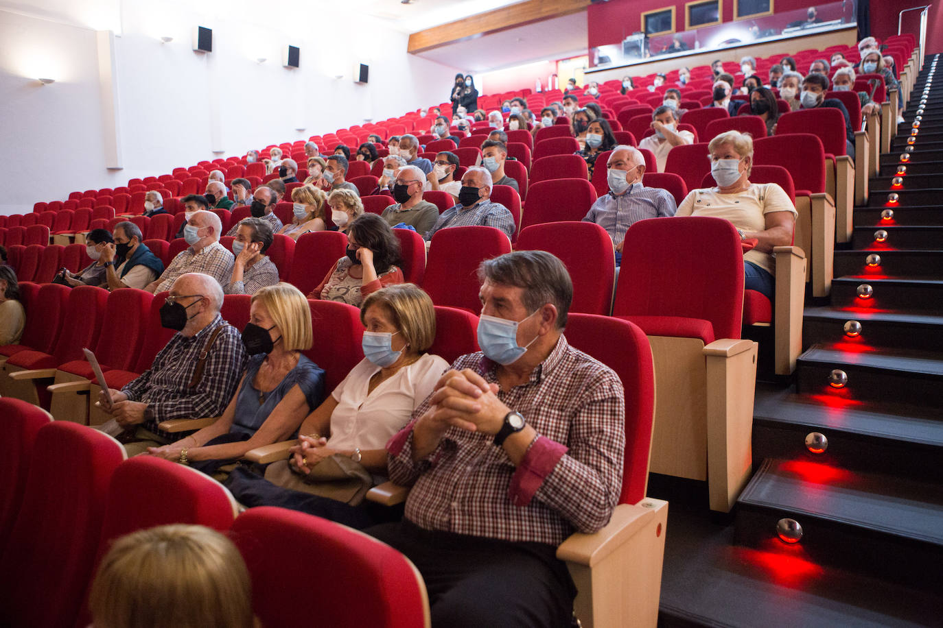 Fotos: Teatro documental en Irun sobre la violencia en Euskadi
