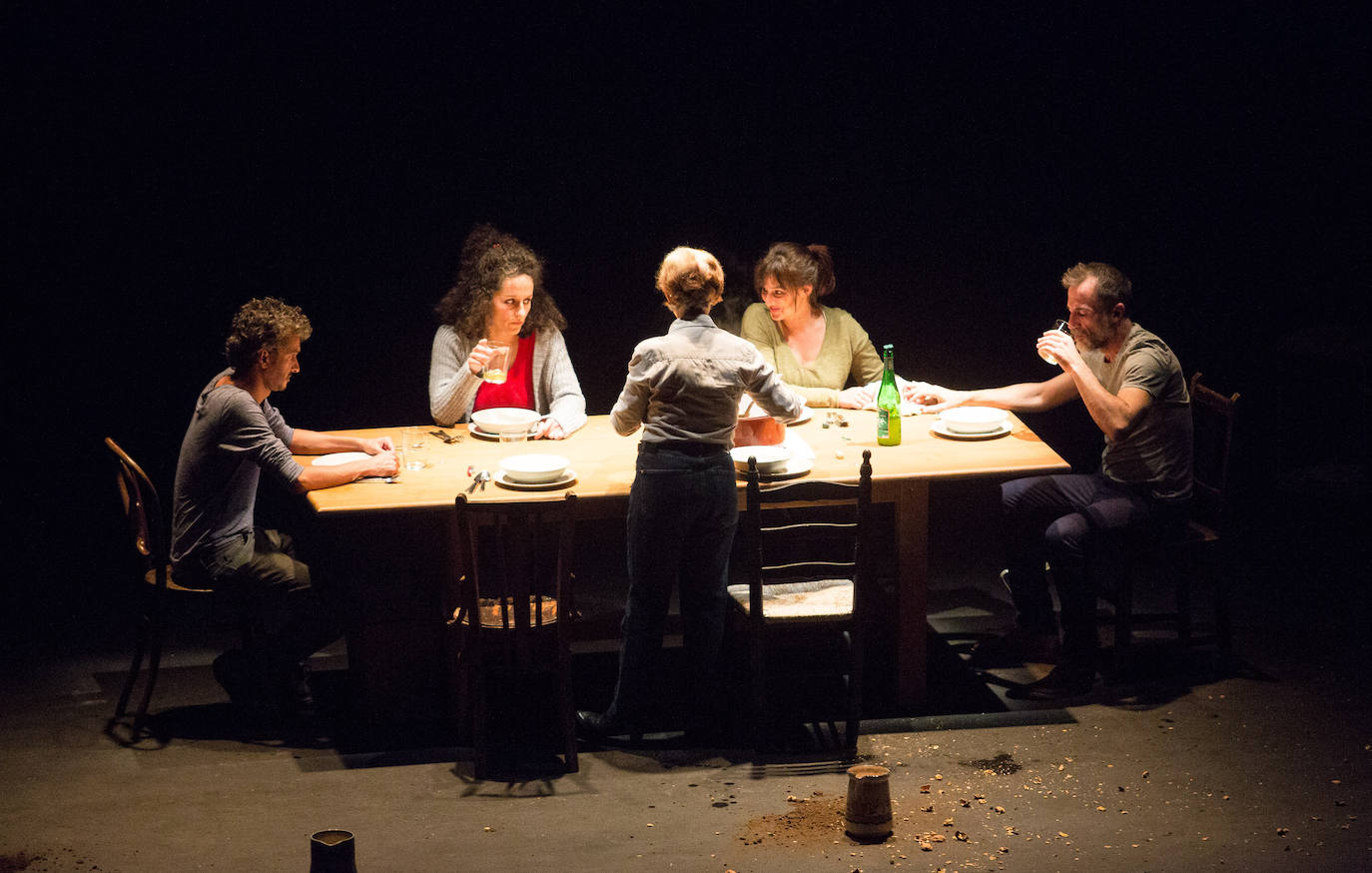 Fotos: Teatro documental en Irun sobre la violencia en Euskadi