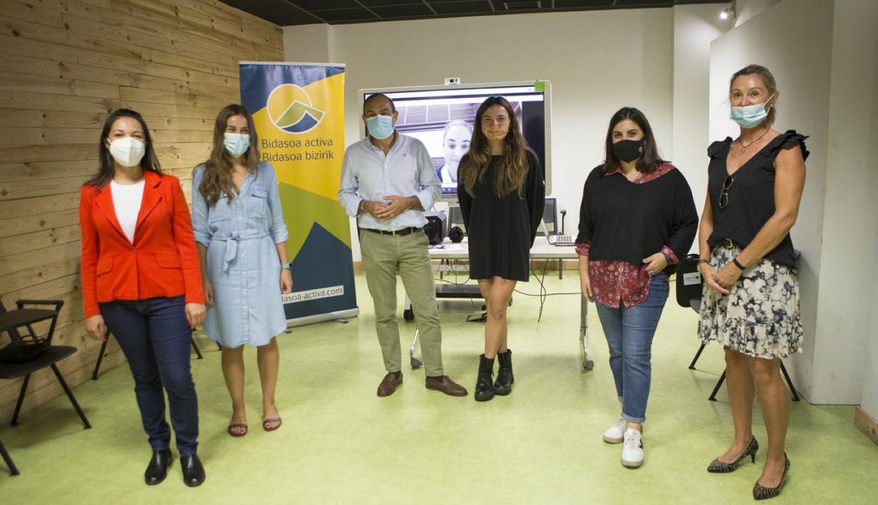 Jaqueline Bica, María Serrano, Miguel Ángel Páez, Claudia Ainziburu, Maialen Zamorano y Mónica Lainsa. 