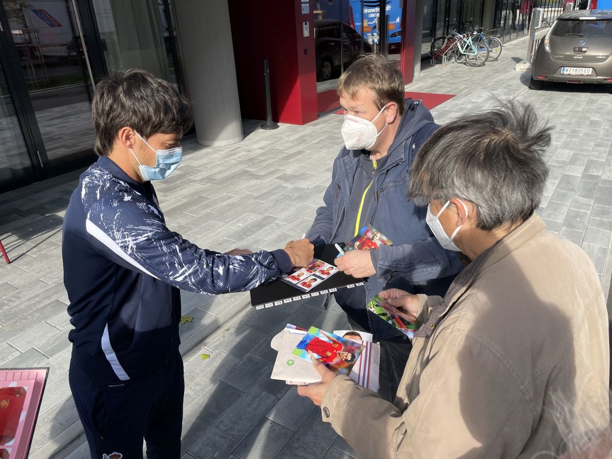 Los aficionados de la Real Sociedad se dejaron ver en las calles de la ciudad austriaca en las horas previas al decisivo choque ante el Sturm Graz. 