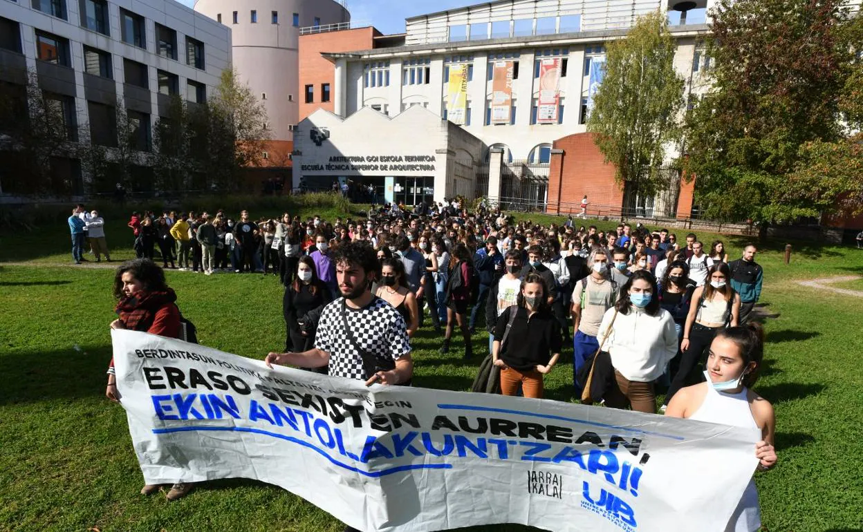 Un alumno de 17 años denunció al profesor de la UPV por mostrarle el pene |  El Diario Vasco