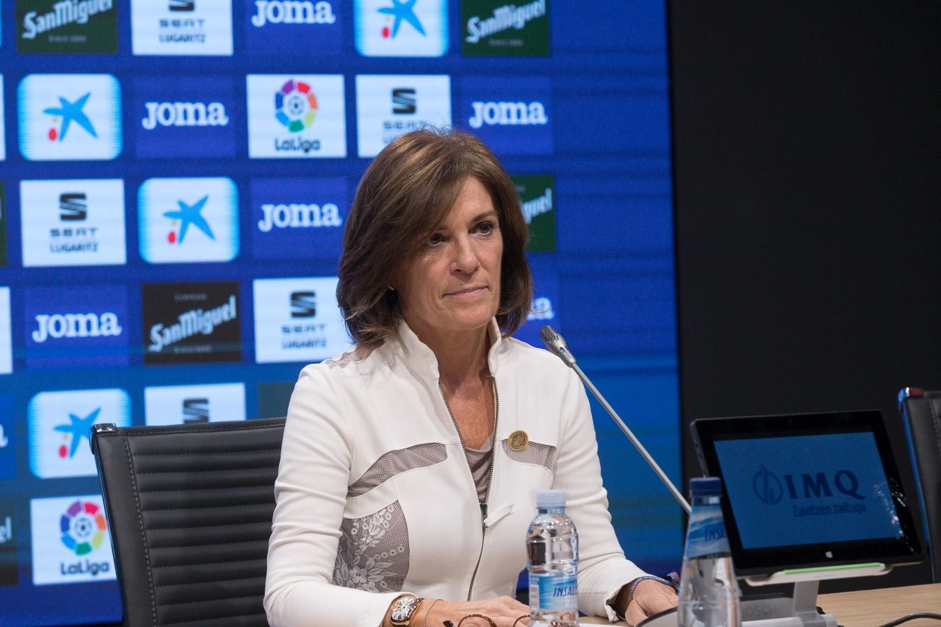 Fotos: Llorente se viste por primera vez de azulgrana