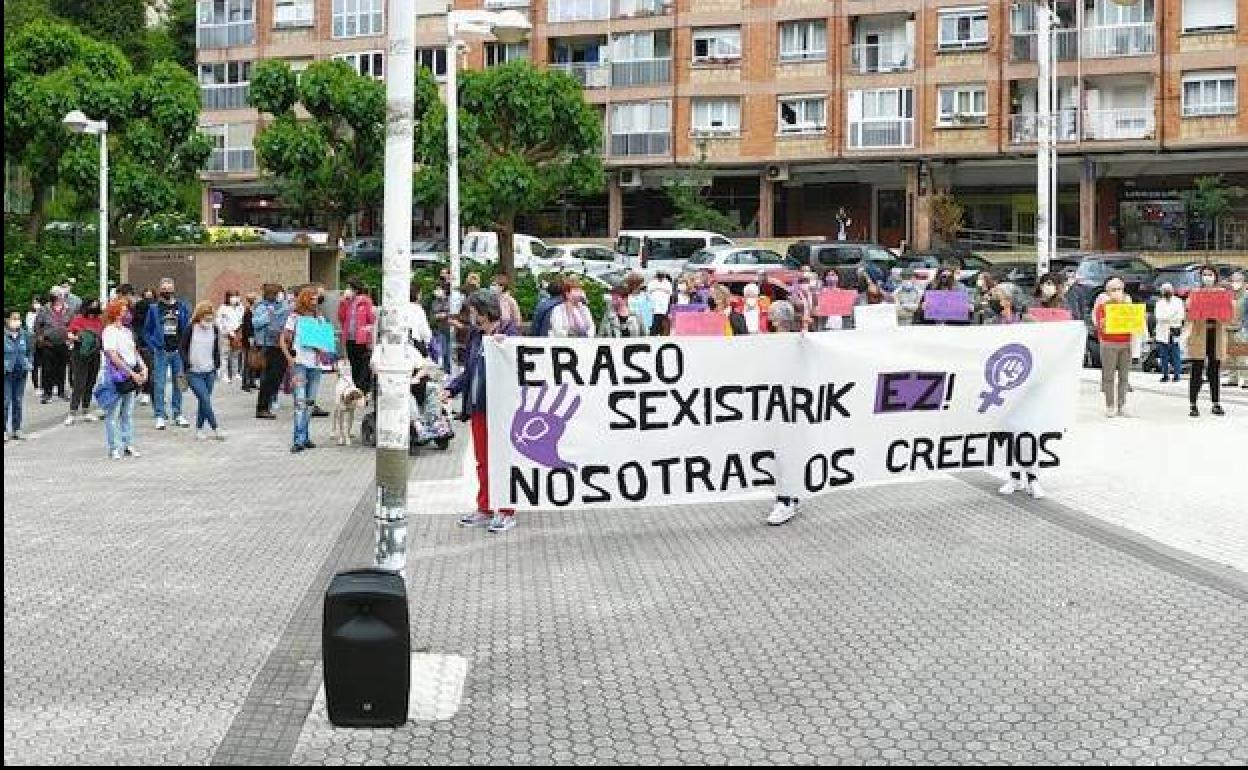 Concentración que se llevó a cabo en Altza después de que trasendieran los hechos.