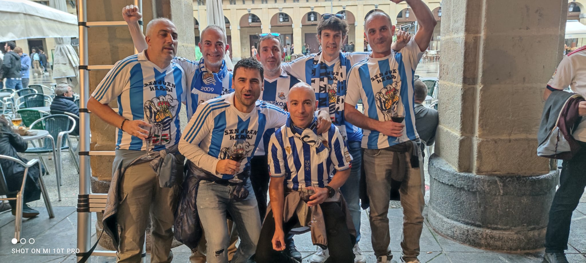 Fotos Real Sociedad - Athletic: Gran ambiente en los alrededores de Anoeta antes del derbi