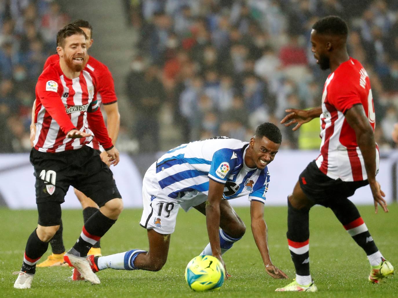 Fotos Real Sociedad - Athletic: Las mejores imágenes del derbi entre la Real Sociedad y el Athletic