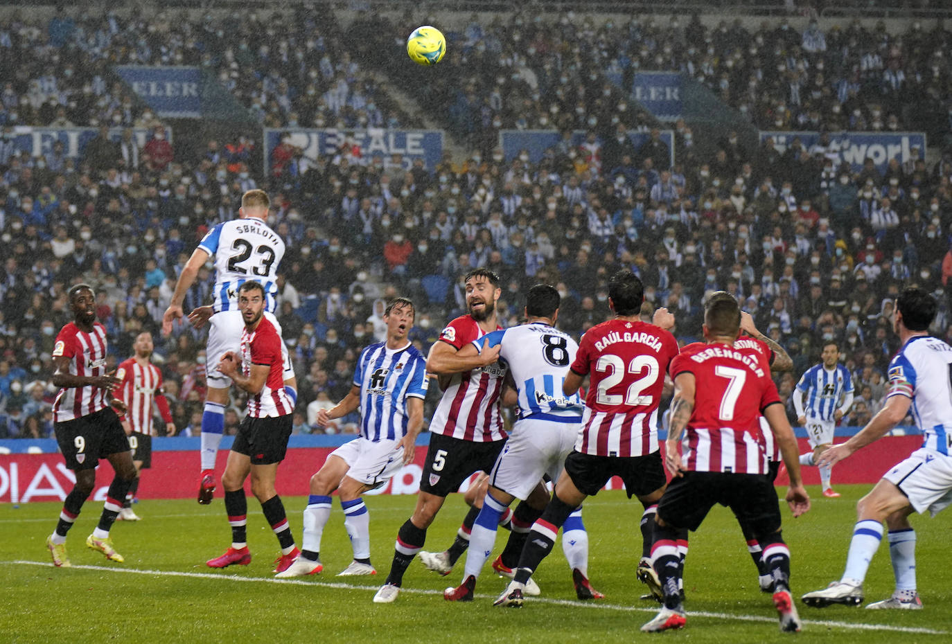 Fotos Real Sociedad - Athletic: Las mejores imágenes del derbi entre la Real Sociedad y el Athletic