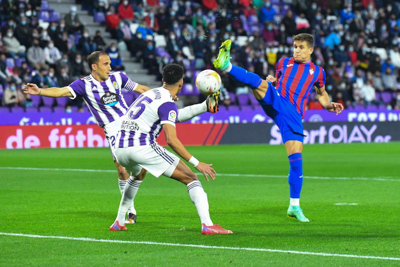 Fotos: Las mejores imágenes del partido entre el Valladolid y el Eibar