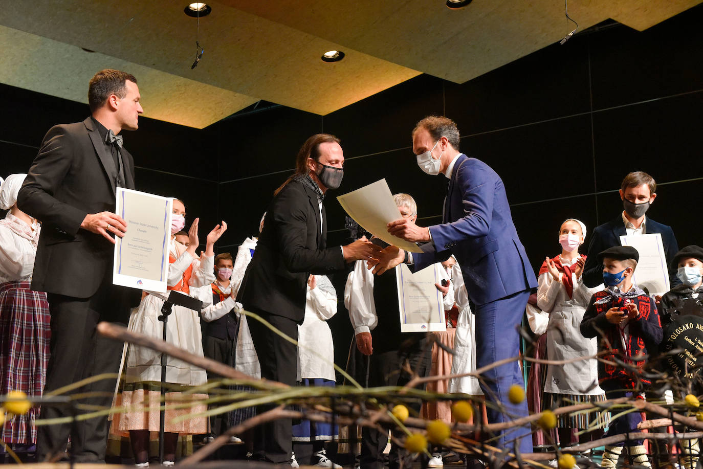 Fotos: El coro joven de Euskal Herria triunfa en el certamen de Tolosa