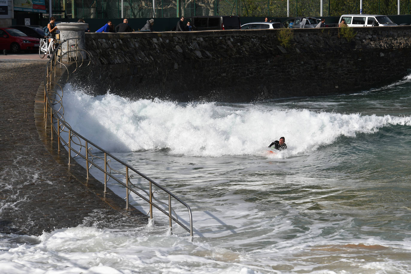 Fotos: Activan el aviso amarillo por galerna para esta tarde