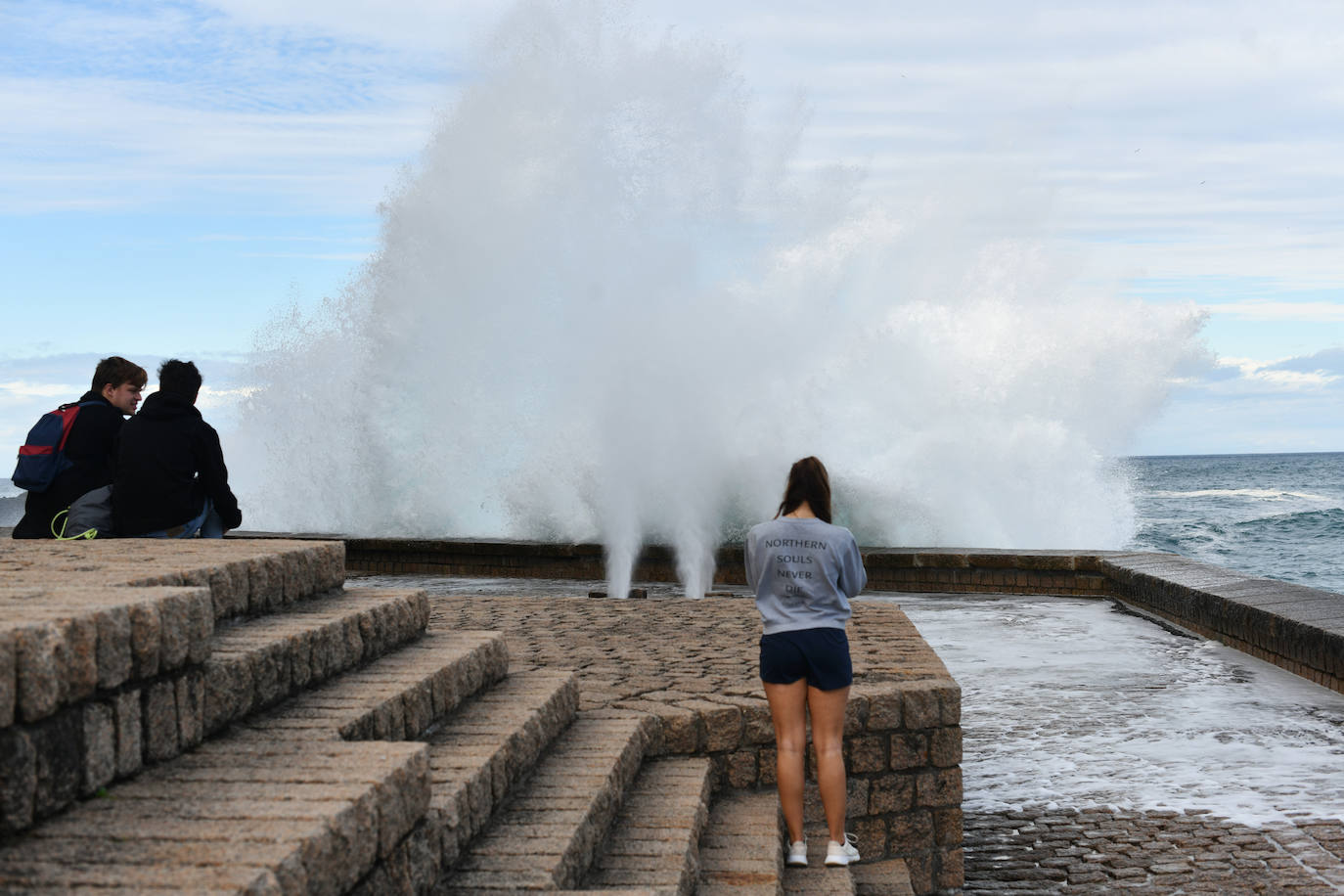 Fotos: Activan el aviso amarillo por galerna para esta tarde