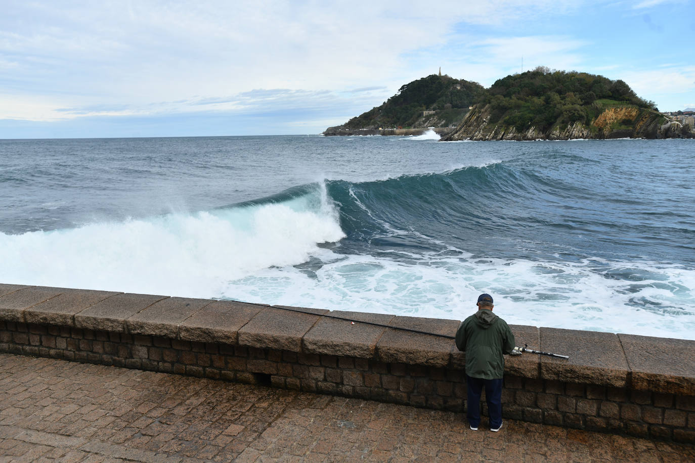 Fotos: Activan el aviso amarillo por galerna para esta tarde