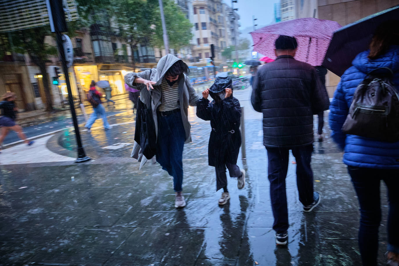 Fotos: Activan el aviso amarillo por galerna para esta tarde
