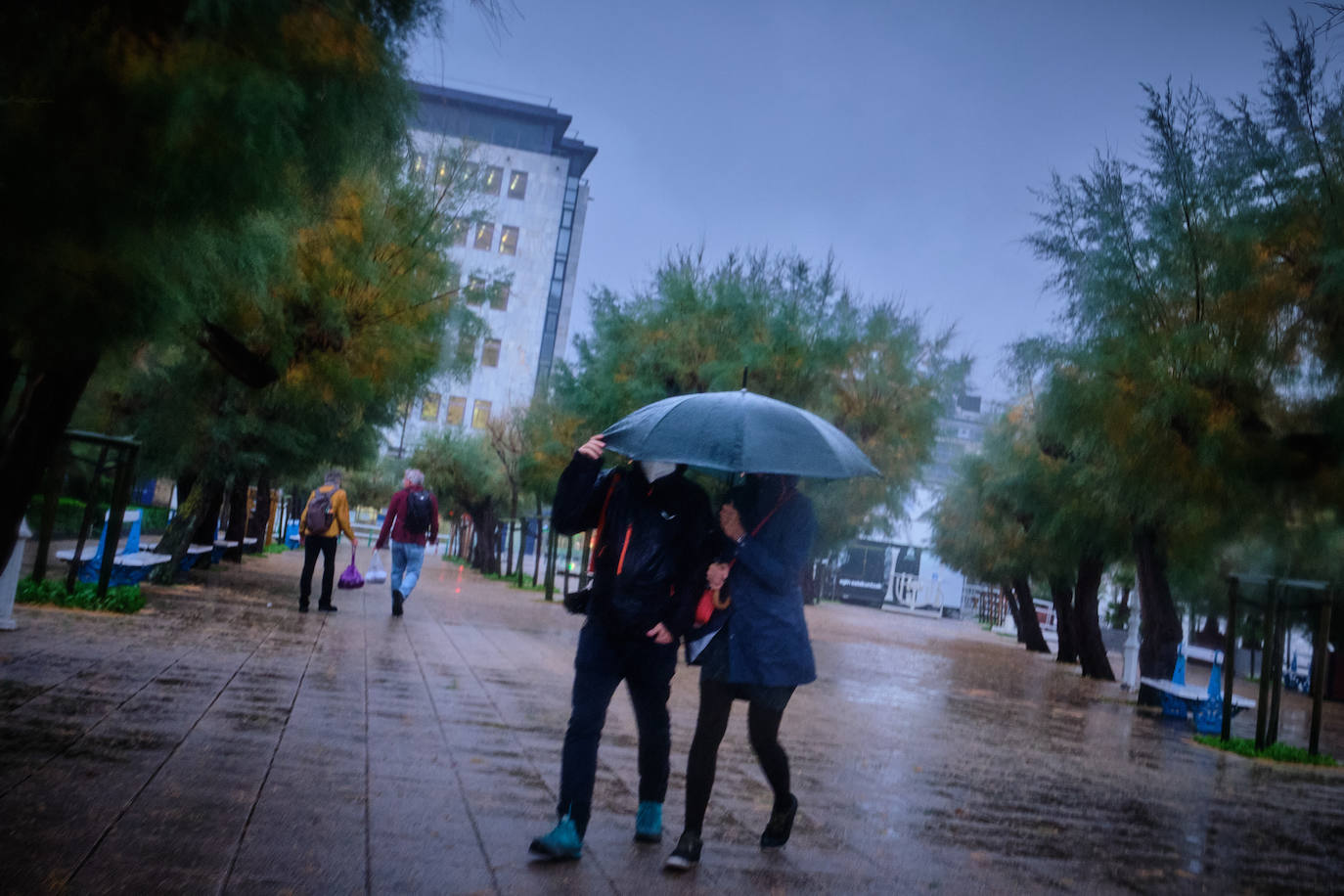 Fotos: Activan el aviso amarillo por galerna para esta tarde