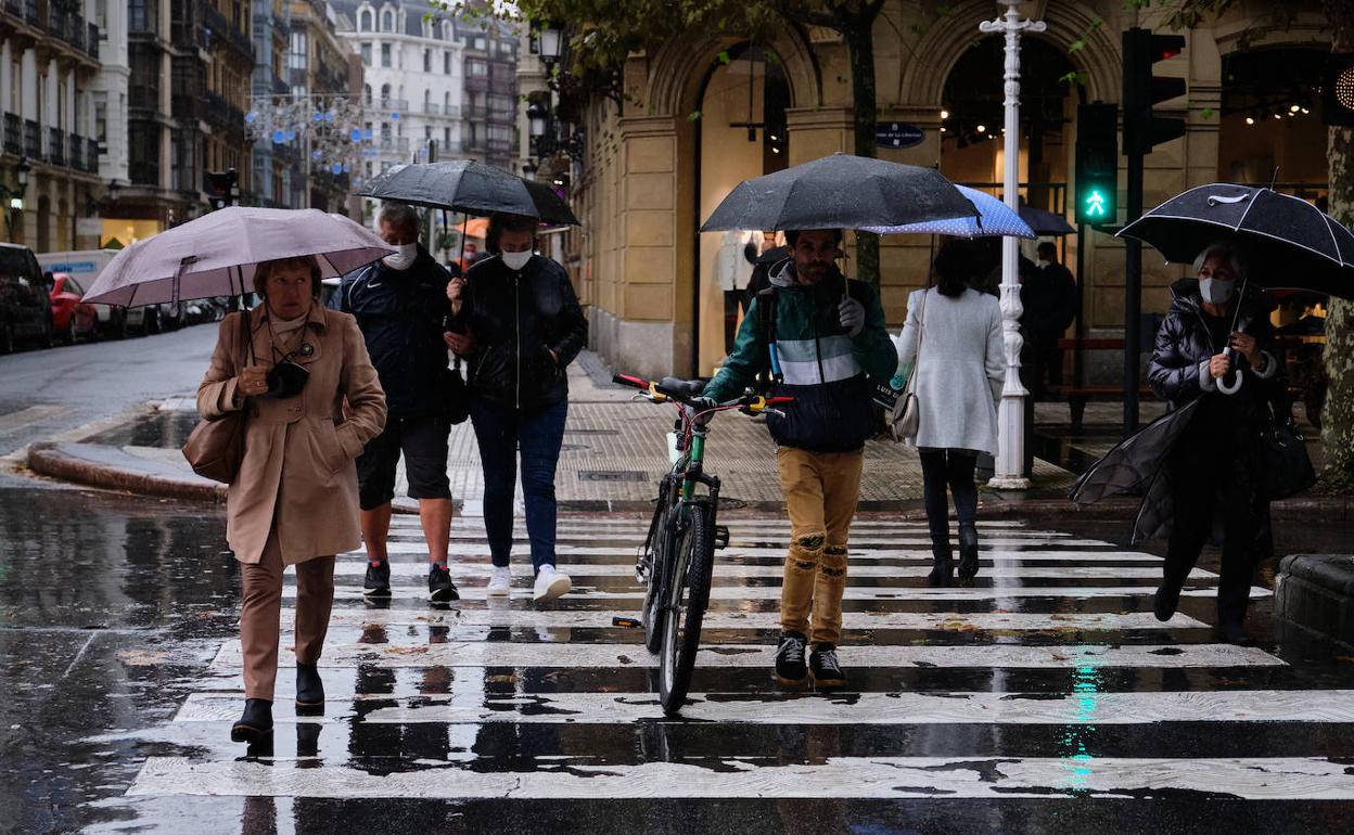 Abrigos y paraguas, los protagonistas de noviembre
