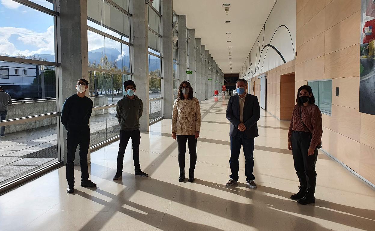 Representantes de Guajira Sicodélica, el Ayuntamiento de Irun, Ficoba y Get In.