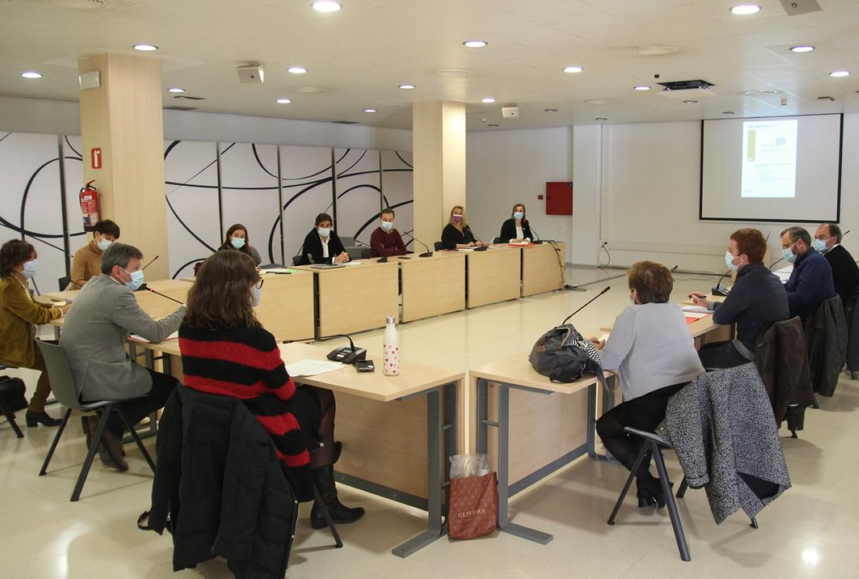 Los miembros de la red de ciudades 'Roma Atlantiaca' se reunieron en Ficoba. 