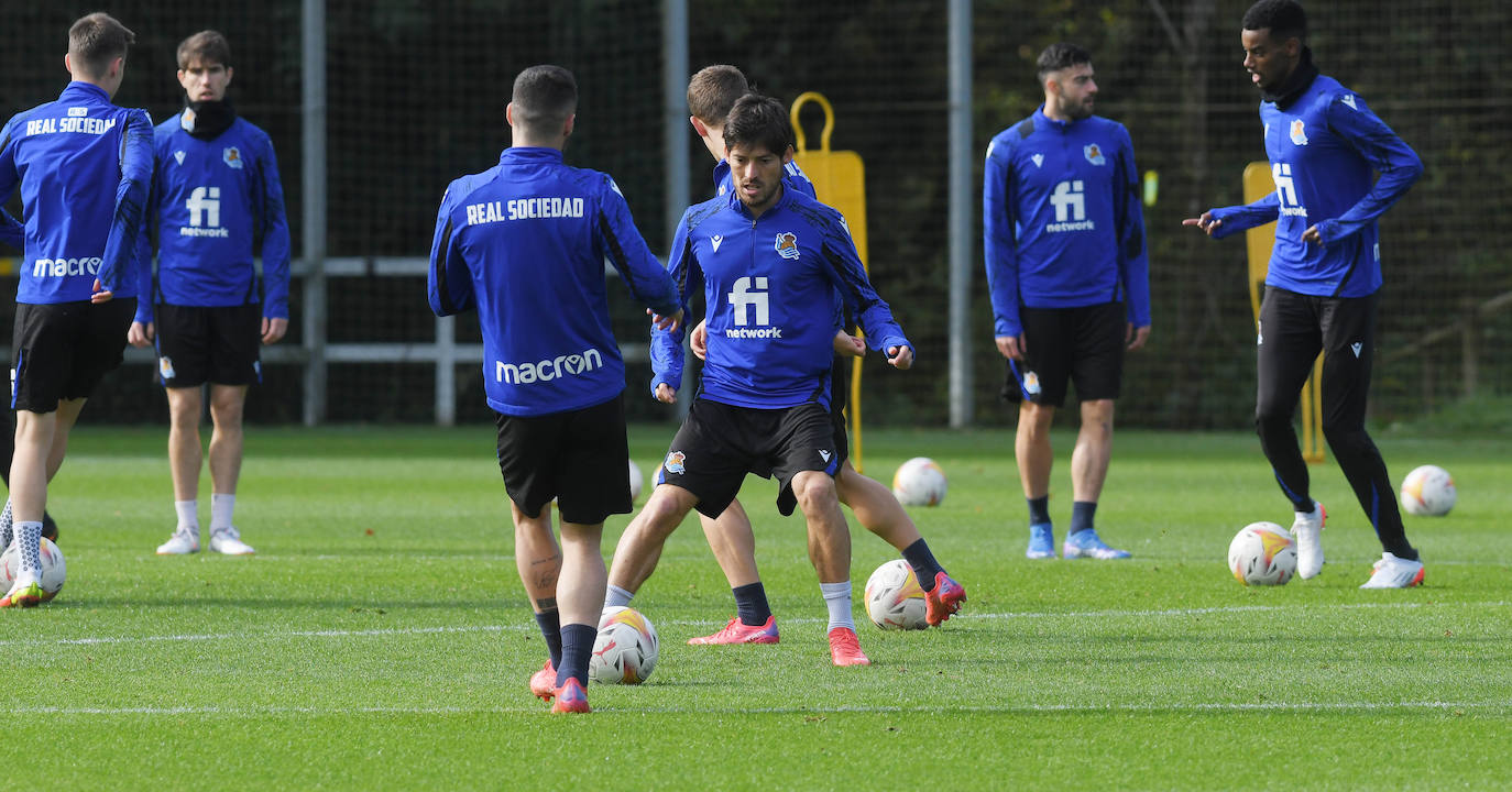 Fotos: Oyarzabal y Zubeldia, con problemas en el pubis, fuera de la lista para el Sadar